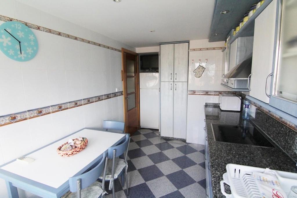 Apartamento Torre Yago, Primera Linea De Playa Para 6 Personas ベニドルム エクステリア 写真